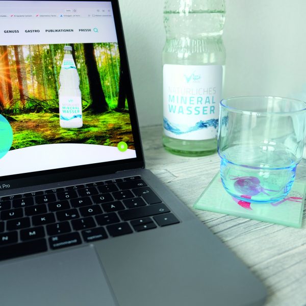 Regelmäßiges Trinken ist wichtig für die Gesundheit