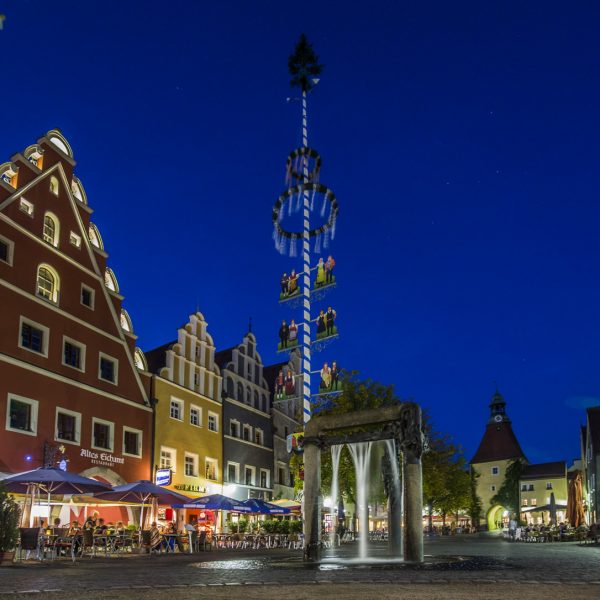 unterer-markt-bei-nacht-weiden-tourist-information-stadt-weiden-i.d.opf.-thomas-kujat